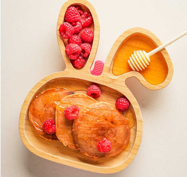 Recipe of nutritive banana pancakes without milk for children's breakfast.